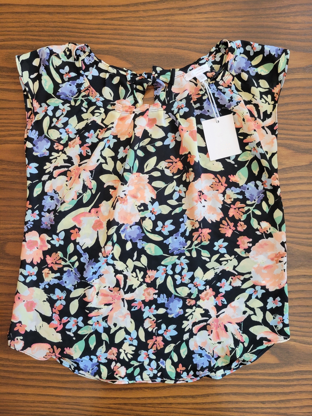 NWT -- LC Lauren Conrad Black Floral Cap-Sleeve Tie-Neck Blouse | Size: XS